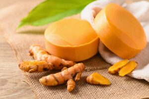 Turmeric for Sensitive Skin: Safe Products & Application Tips