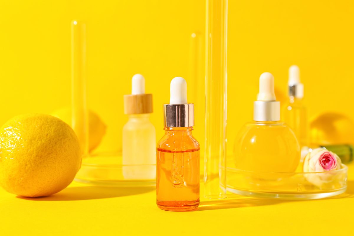 The bottles of serum have vitamin C ingredients.